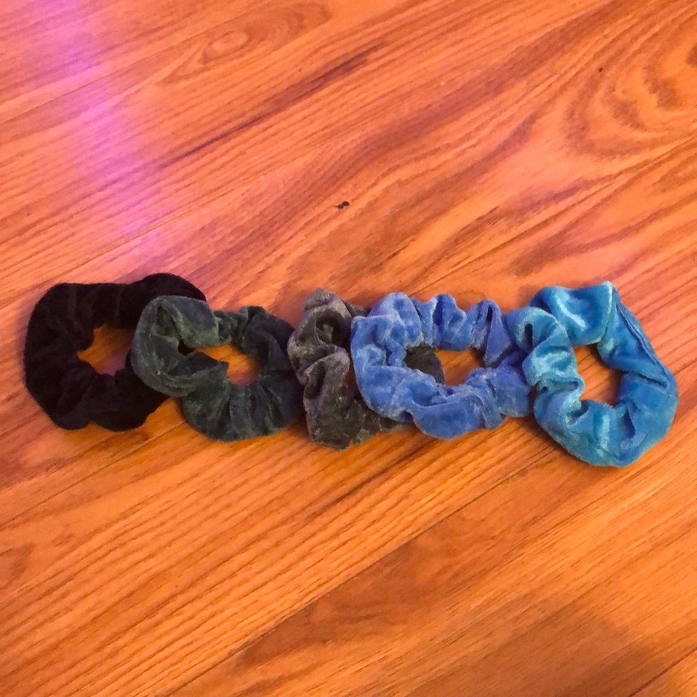 blue scrunchie set